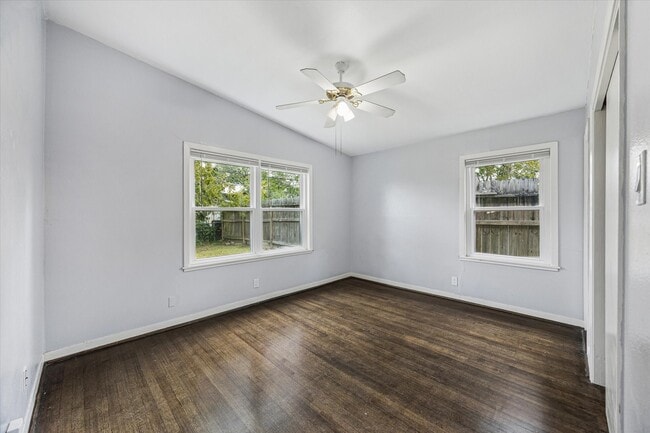 Building Photo - 4410 Kingfisher Dr