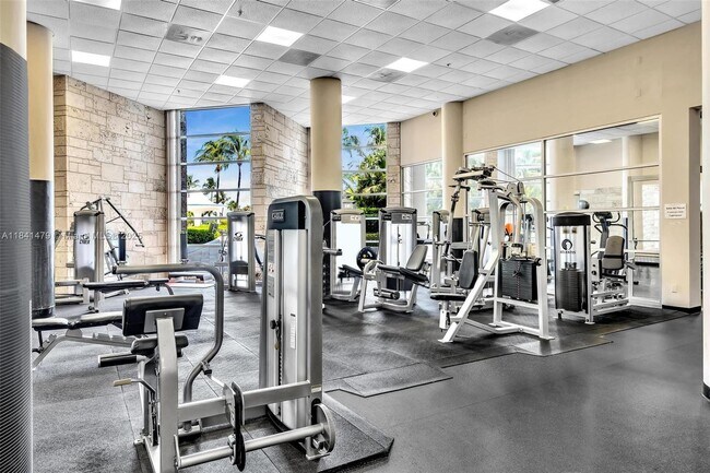 Building Photo - 5161 Collins Ave