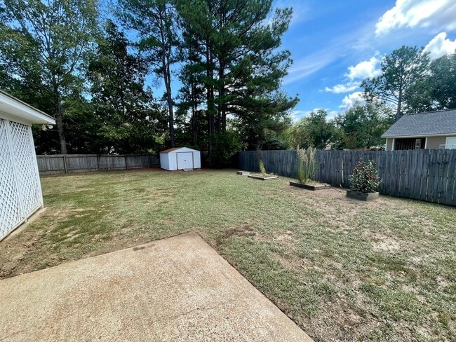 Building Photo - *MOVE IN SPECIAL* 3/2 Available for Rent in Madison! Cobblestone Subdivision