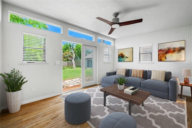 Building Photo - 10255 Missel Thrush Dr