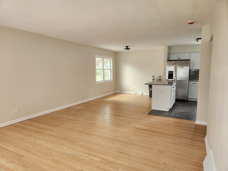 Building Photo - 33 Cranbrook Dr