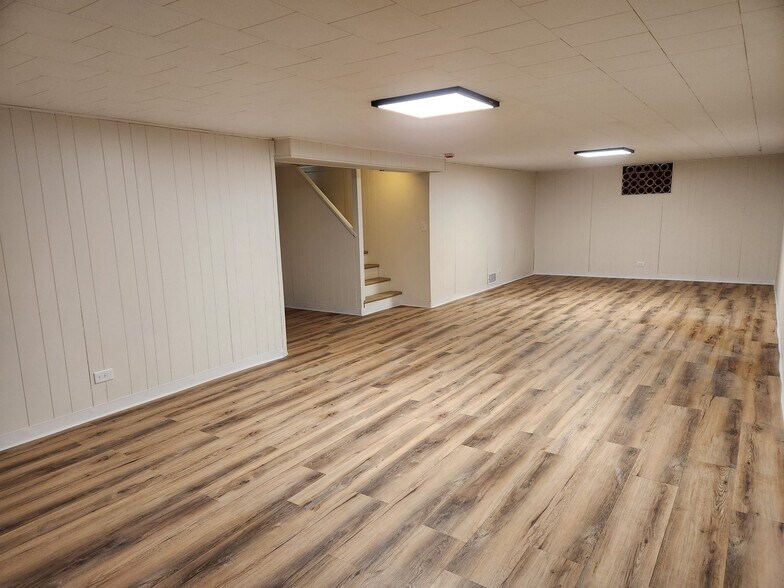 Building Photo - 33 Cranbrook Dr