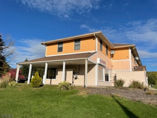 Building Photo - 104 Quarry Rd