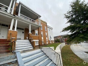 Building Photo - 900 Chauncey Ave