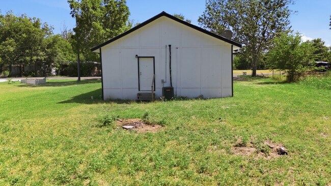 Building Photo - 406 Grayson St