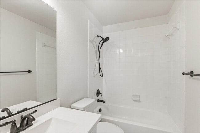 Building Photo - 4110 Maclin Dr