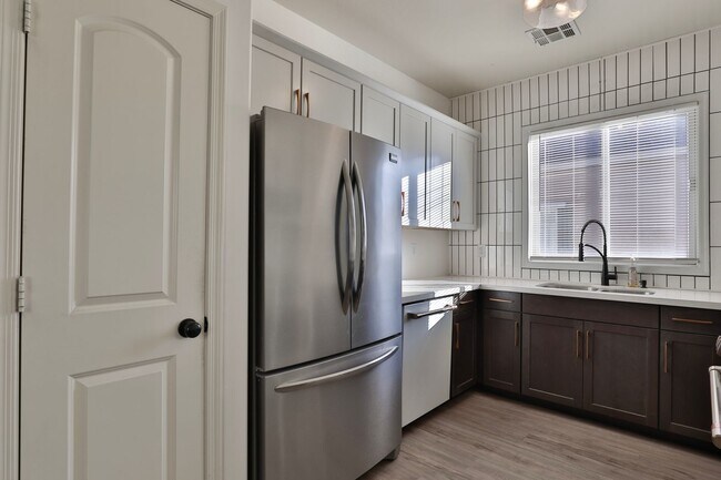 Building Photo - Beautiful Gilbert 3 bed/ 3 bath in Gilbert's The Gardens Community