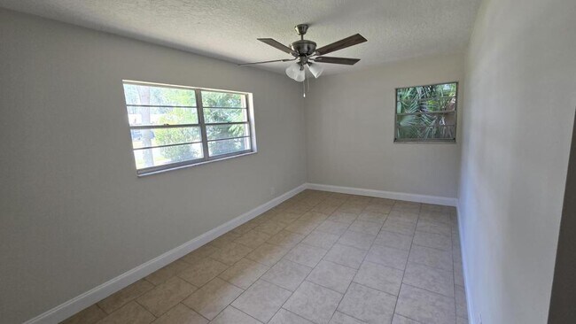 Building Photo - 556 Lambright Rd