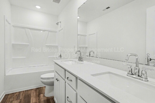 Building Photo - 1706 Heron Ct