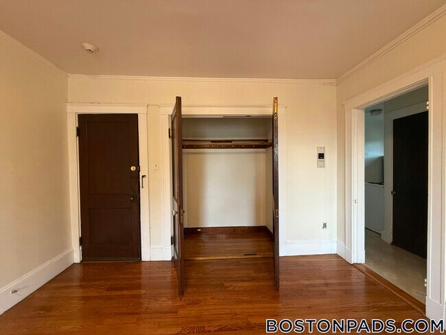 Building Photo - 155 Summer St