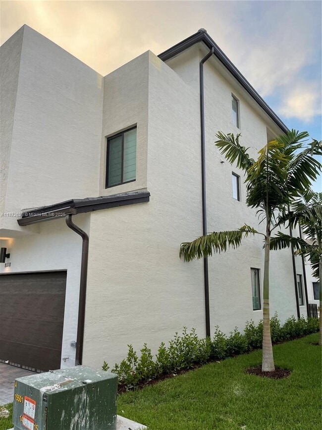 Building Photo - 8118 NW 42nd St