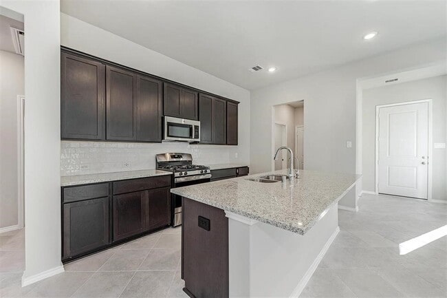 Building Photo - 5018 Mint Orchard Dr