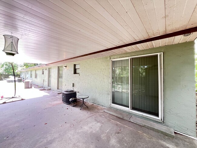 Building Photo - 2BD & 1 BA - Where Charm Meets Comfort: Yo...