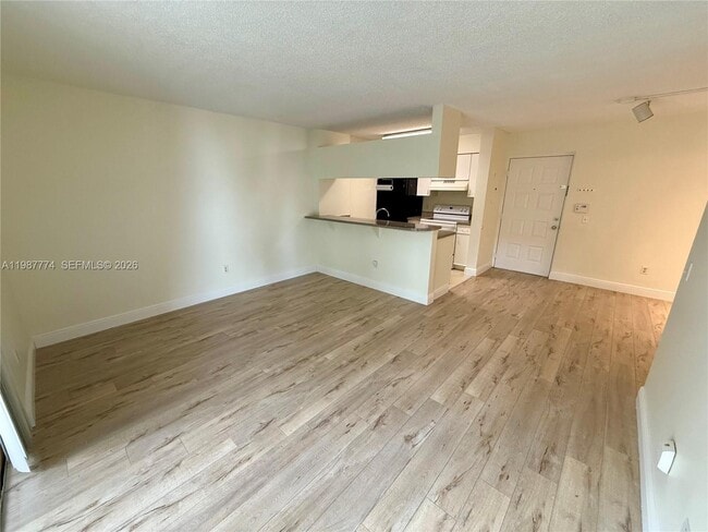 Building Photo - 410 S Park Rd