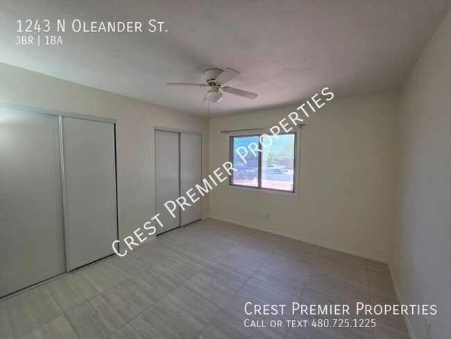 Building Photo - 1243 N Oleander St