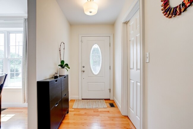 Building Photo - 3 Hawthorne St