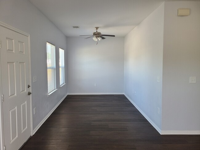 Building Photo - 3151 Roe Dr
