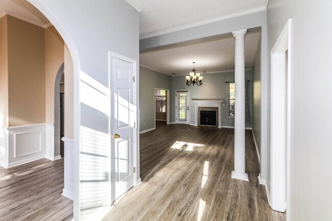 Building Photo - 5803 Carriage Hills Dr