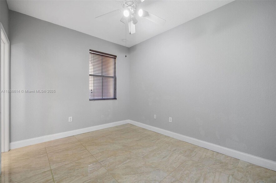 SO FLO Real Estate Group 2741 SW 120th Ter # 305-3 MIRAMAR, FL - 2741 SW 120th Ter