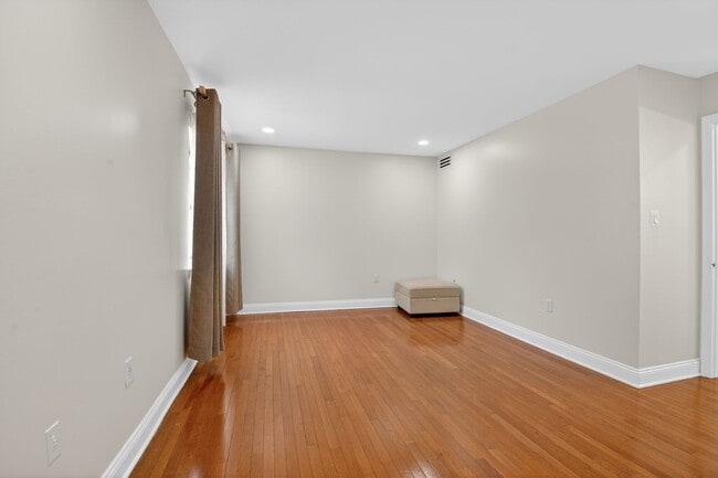 Building Photo - 12301 Braxfield Ct