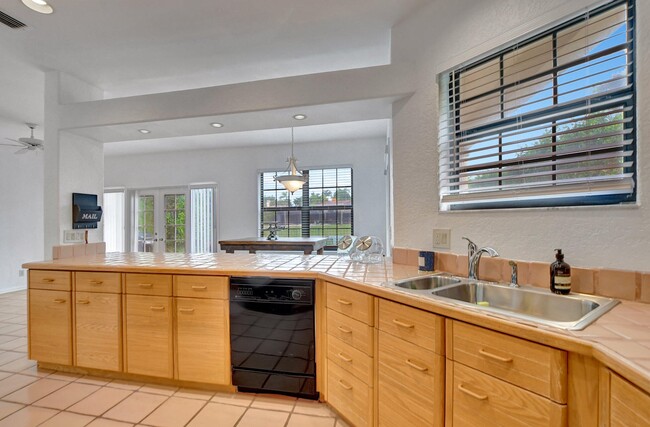 Building Photo - 23392 Mirabella Cir S