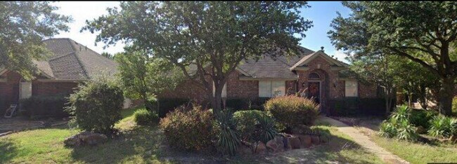 Building Photo - 8401 Greenfield Dr