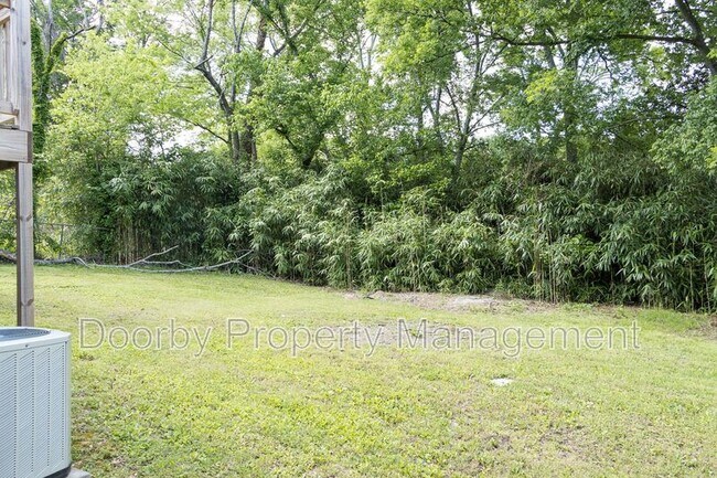 Building Photo - 730 Roberta Dr