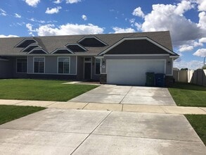 Building Photo - RANCH STYLE DUPLEX (P#107)