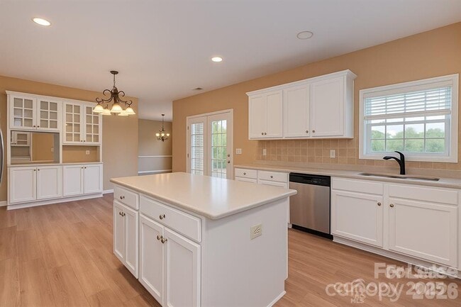 Building Photo - 5607 Fulton Ridge Dr