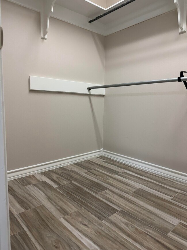 Building Photo - 1513 Sweden Ln
