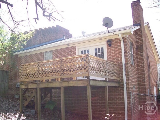 Building Photo - 132 Oxford Ct