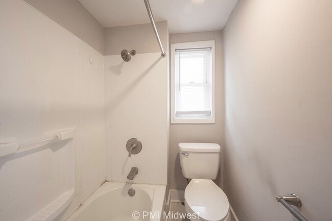 Building Photo - 237 Villa Ave