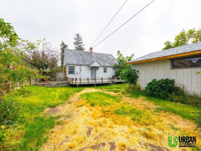 Building Photo - 3104 W Heroy Ave