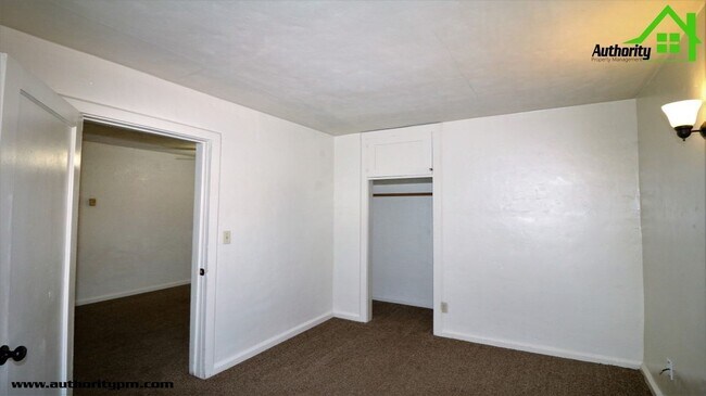Building Photo - 1137 Magnolia Ave
