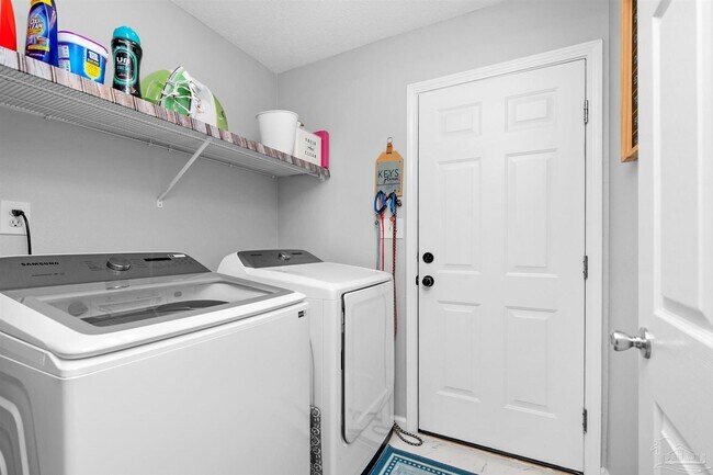 Building Photo - 2442 Raider Ln