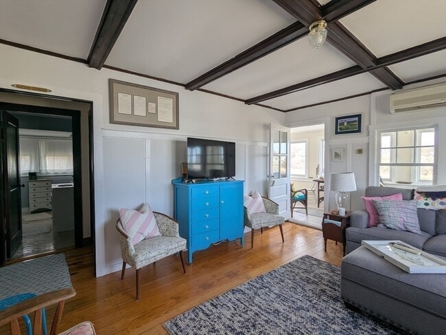 Building Photo - 12 Cove Rd