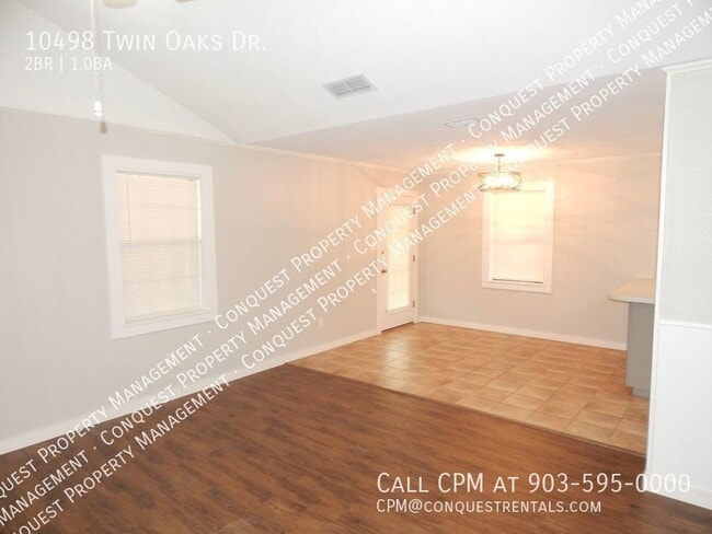 Building Photo - 10498 Twin Oaks Dr