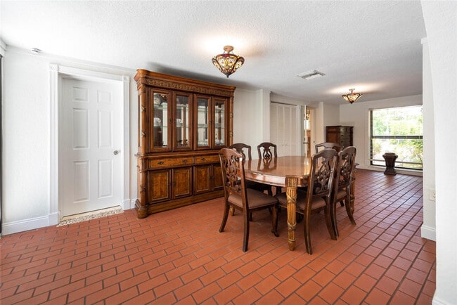 Building Photo - 3412 Leigh Rd