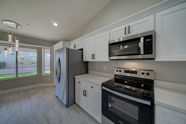 Building Photo - 8940 E Palm Ridge Dr