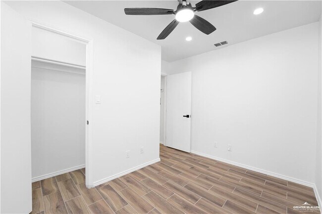 Building Photo - 14 1st St