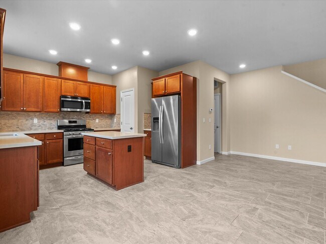 Building Photo - 760 Sarcinella Ct