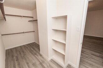 Building Photo - 6247 Brenwood Cir