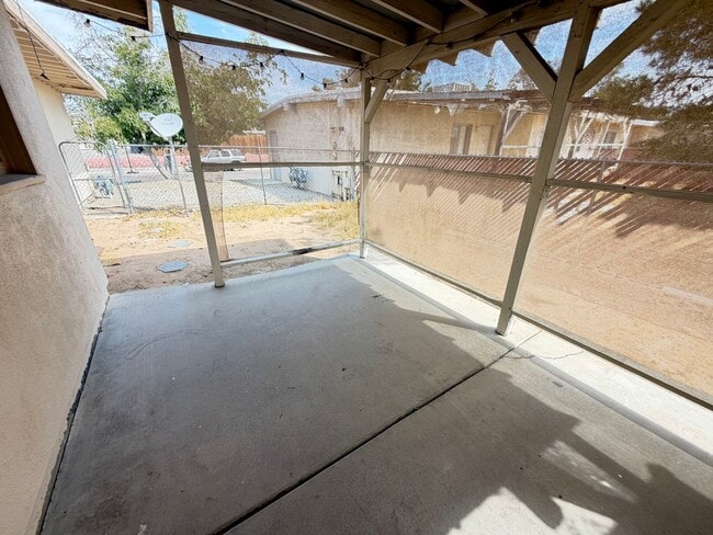 Building Photo - 246 Kashmir Ln