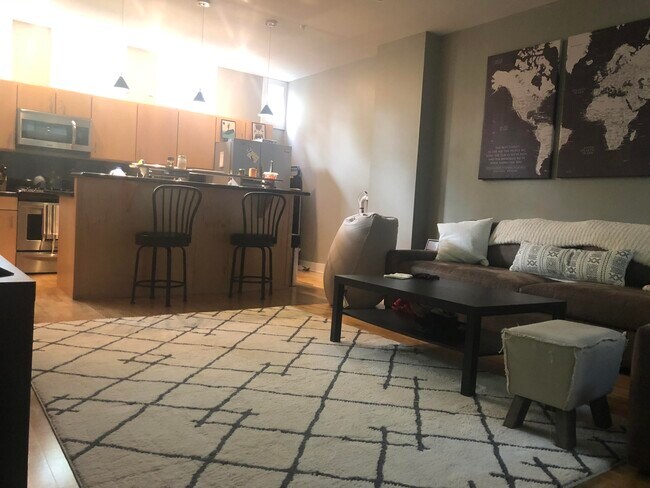 Building Photo - 622 W Main St