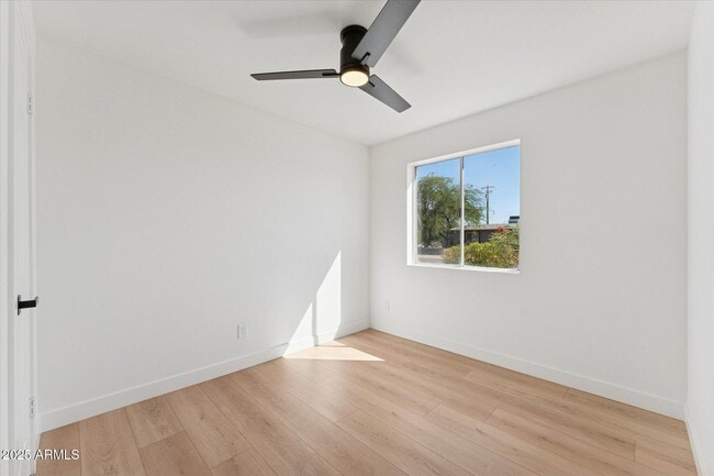 Building Photo - 9554 E Dallas St