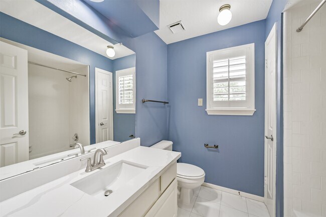 Building Photo - 2214 Cherrytree Ridge Ln