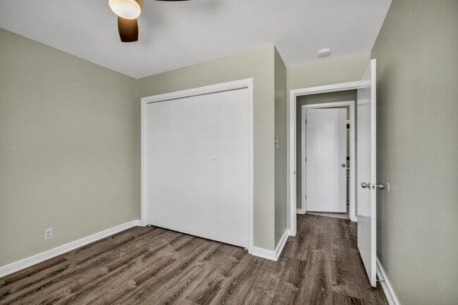 Building Photo - 2808 Skyway Cir