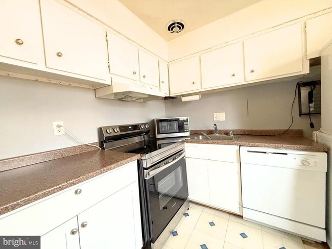 Building Photo - 4254 Buckman Rd