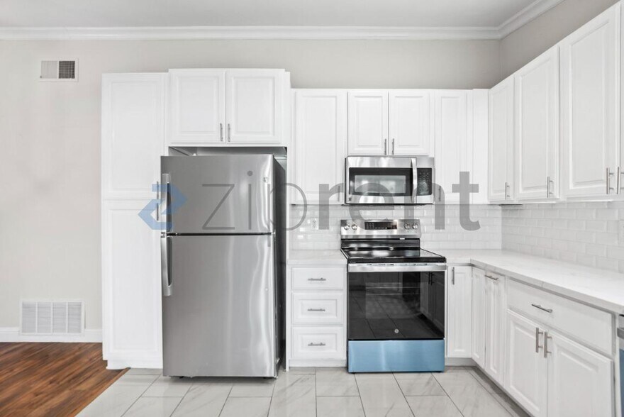 Building Photo - Unit