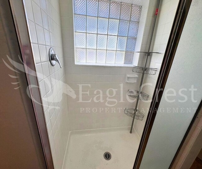 Building Photo - Beautifully Renovated Historic 3 Bedroom Home